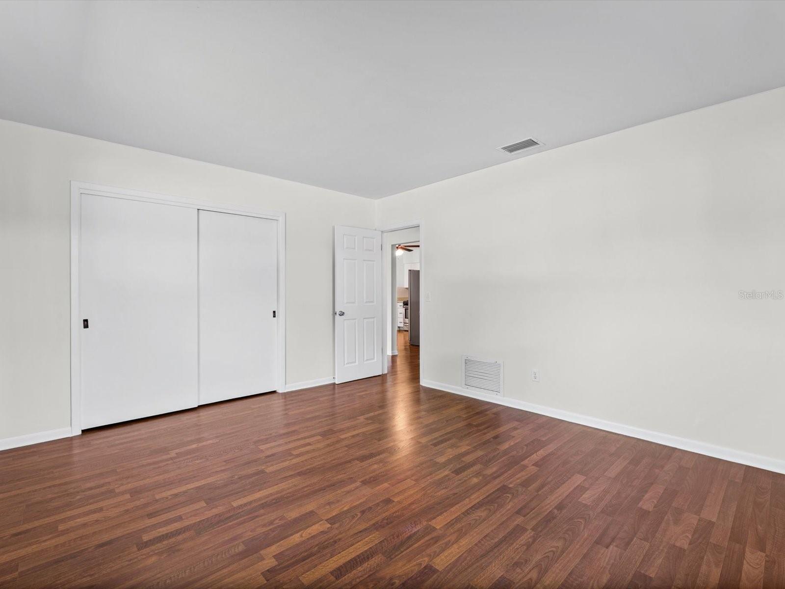 1610 EVERGREEN AVE S — photo 21
