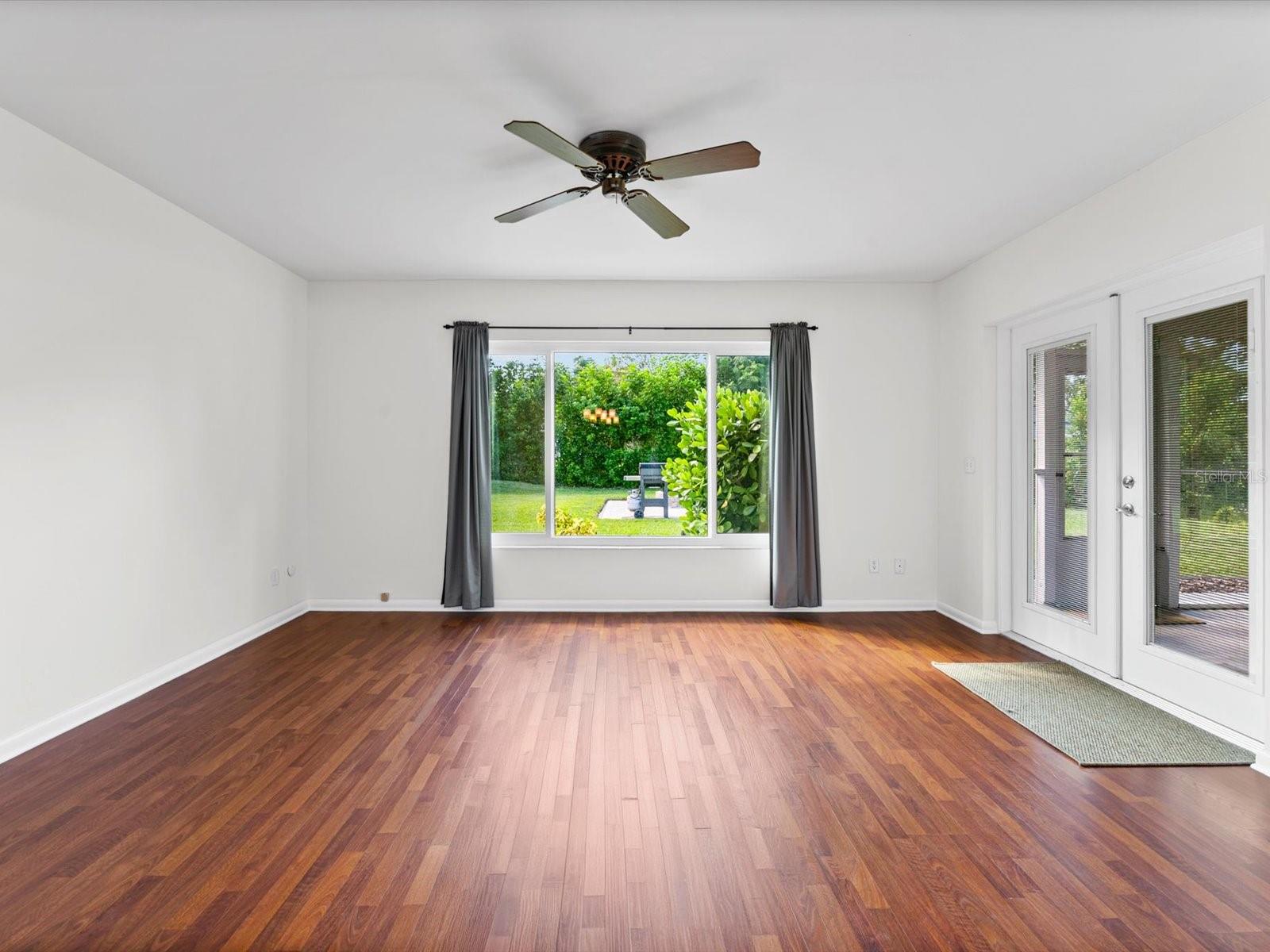 1610 EVERGREEN AVE S — photo 19