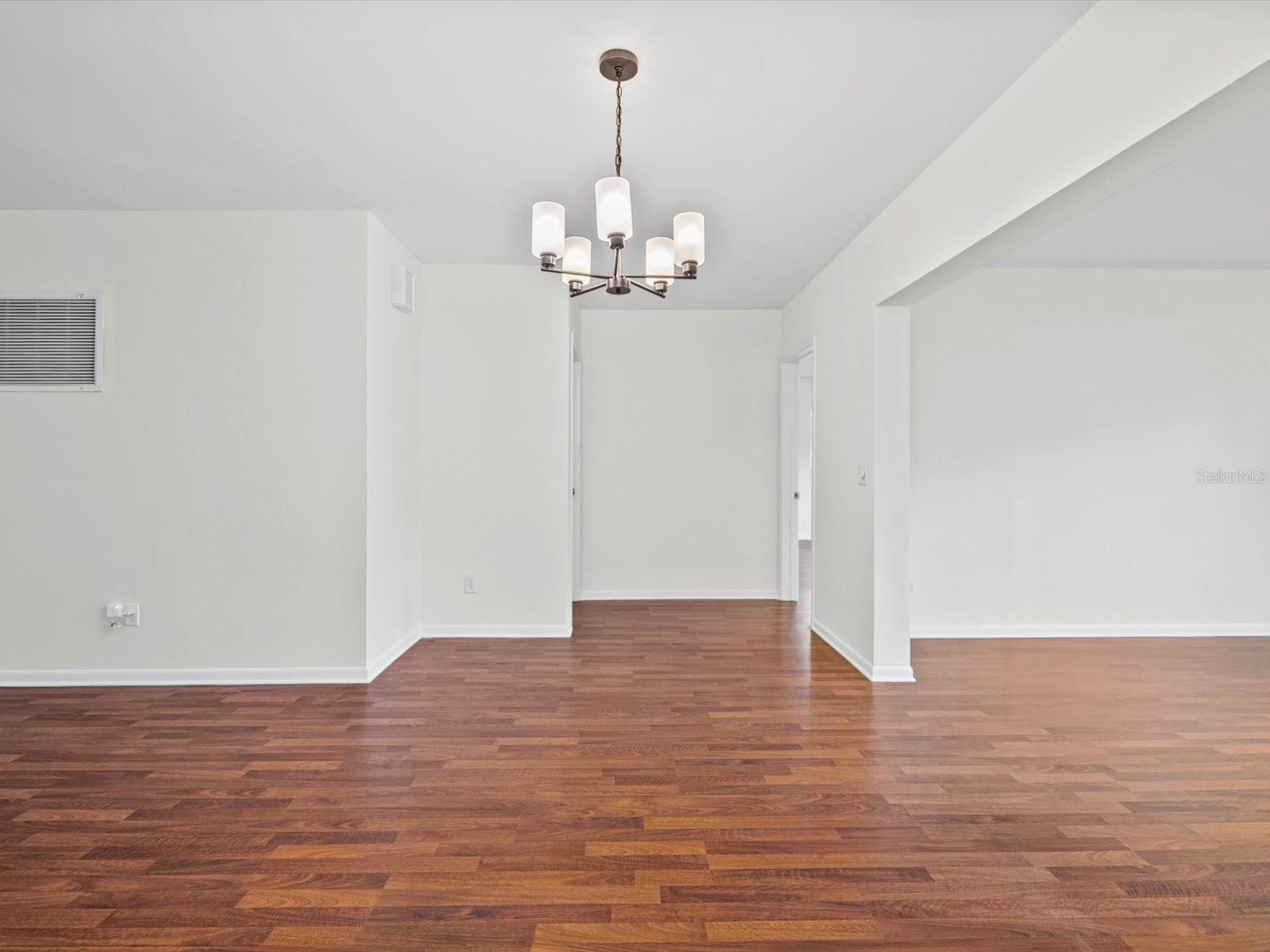 1610 EVERGREEN AVE S — photo 10