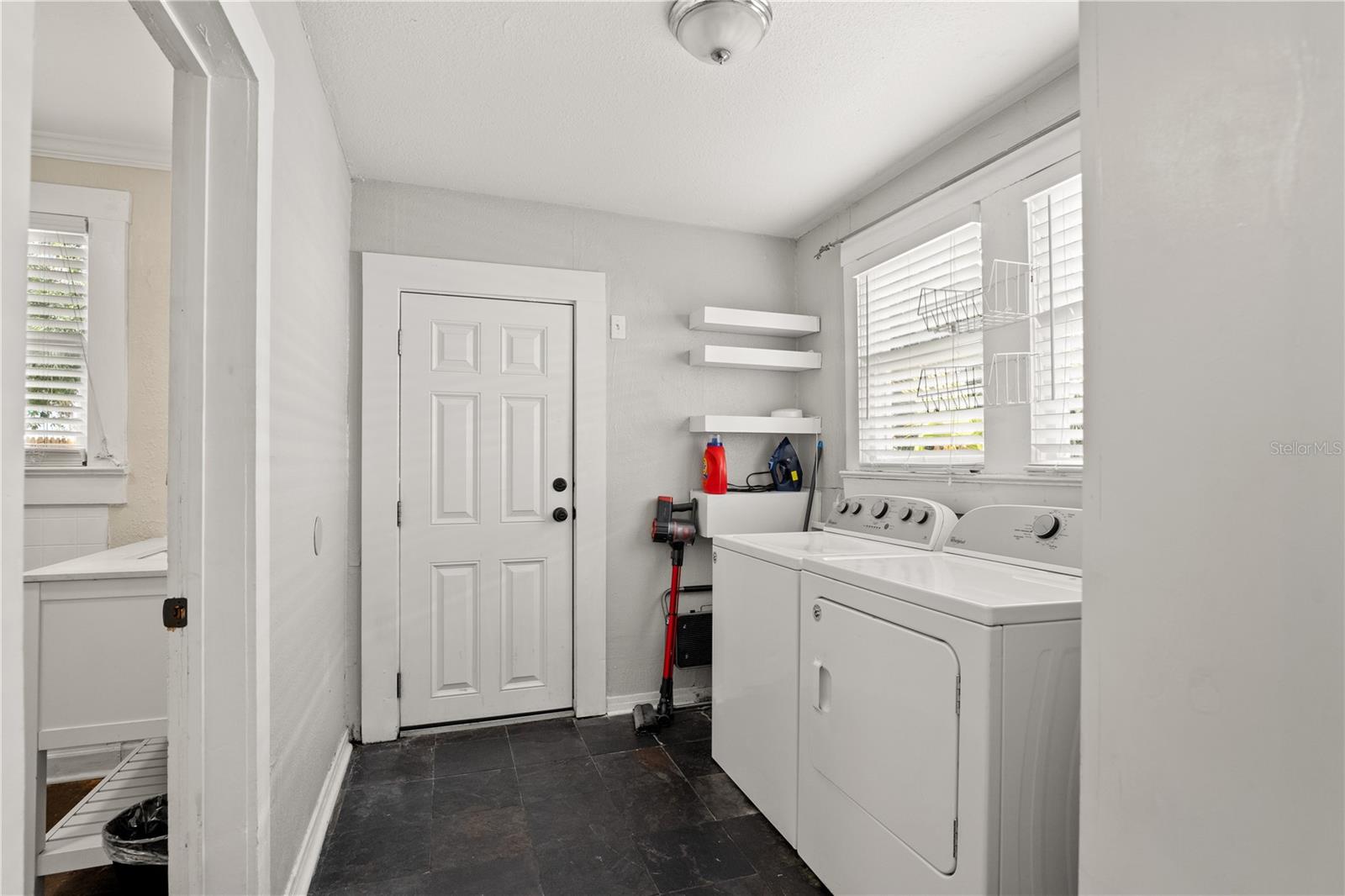 2206 E 3RD AVE — photo 20