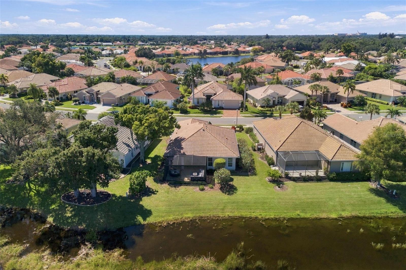 687 LAKESCENE DR — photo 43