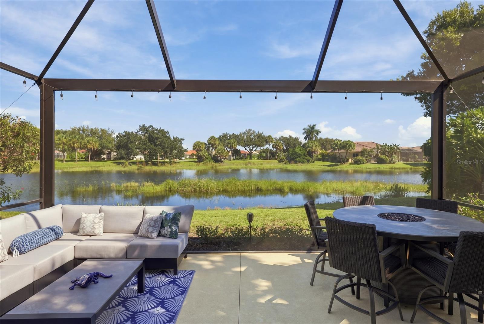 687 LAKESCENE DR — photo 37