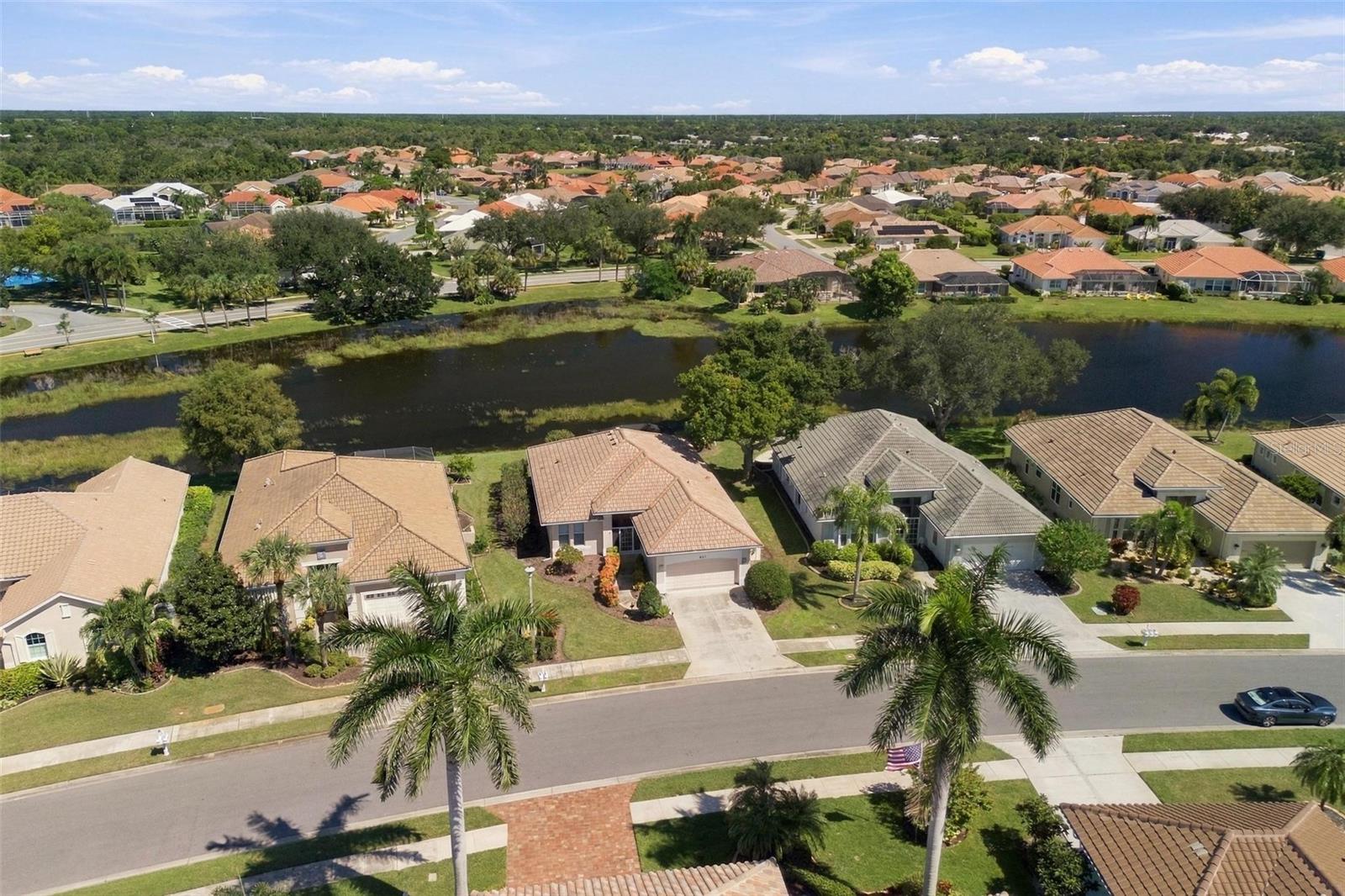 687 LAKESCENE DR — photo 46