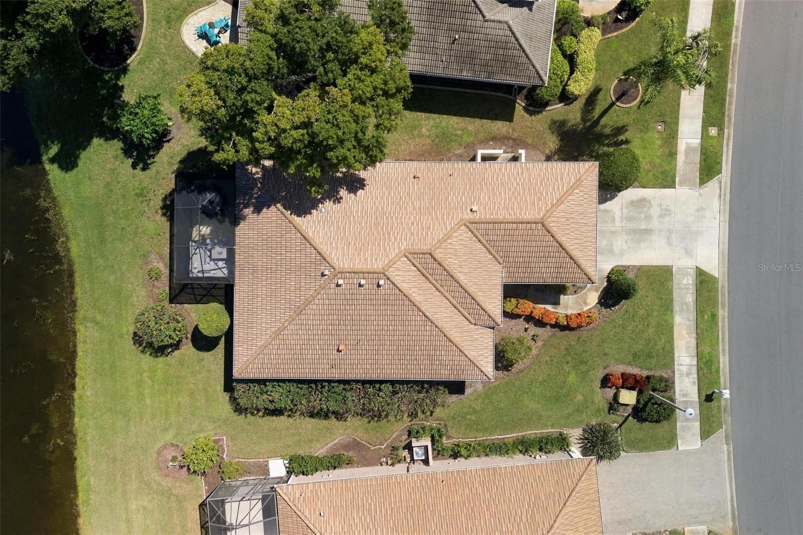 687 LAKESCENE DR — photo 44