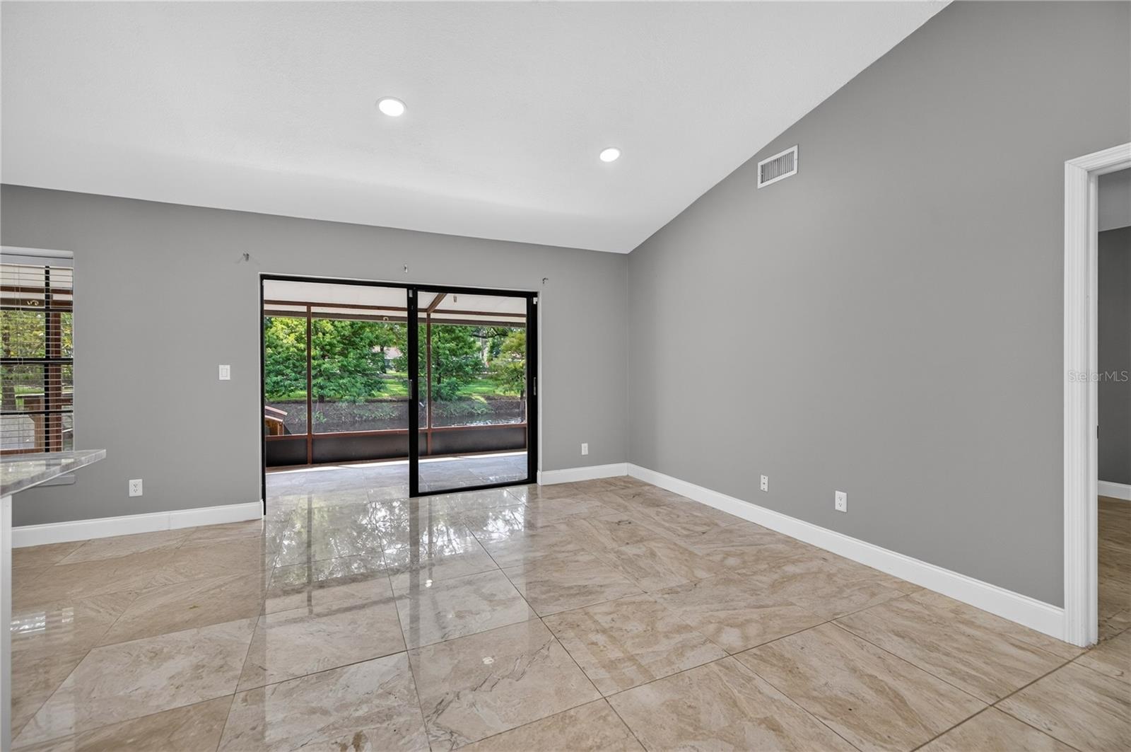 4004 SHORESIDE CIR — photo 5