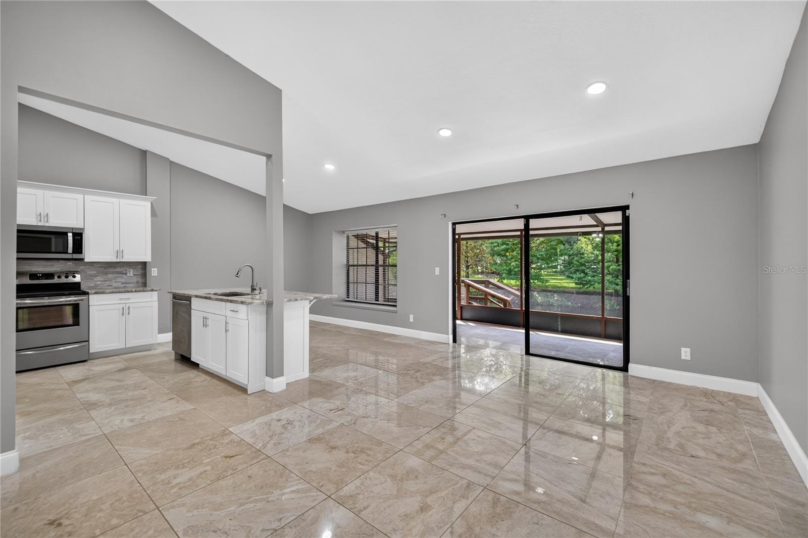 4004 SHORESIDE CIR — photo 3