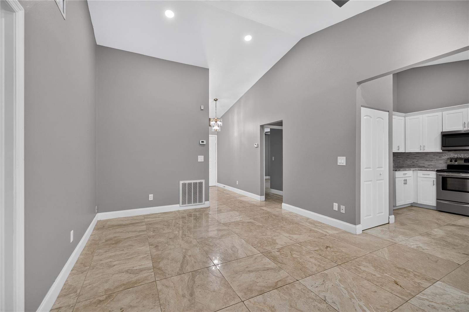 4004 SHORESIDE CIR — photo 4