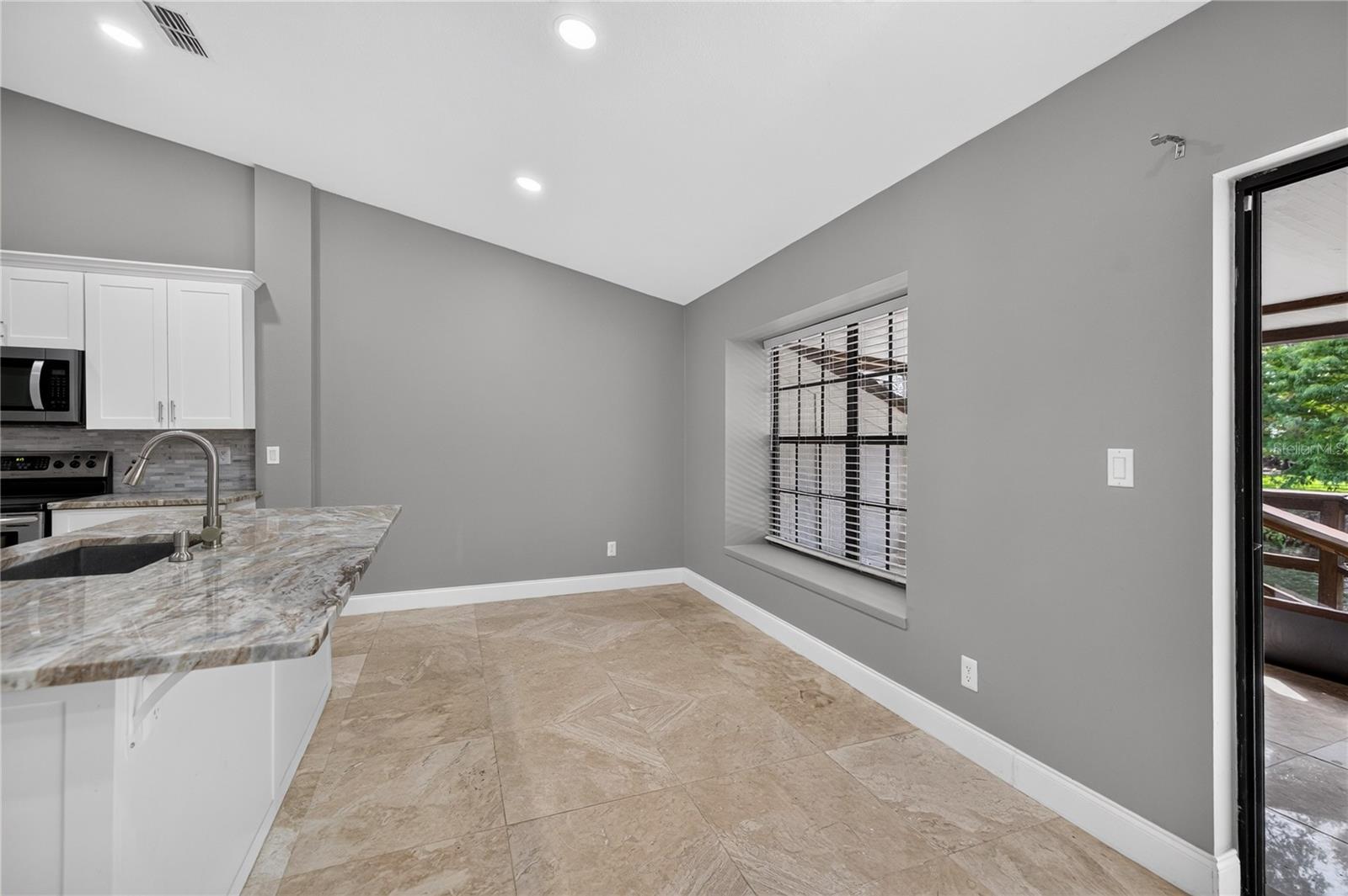 4004 SHORESIDE CIR — photo 14