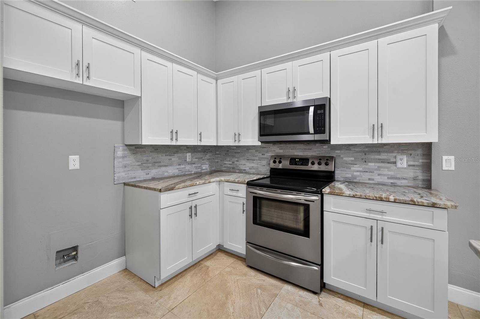 4004 SHORESIDE CIR — photo 11