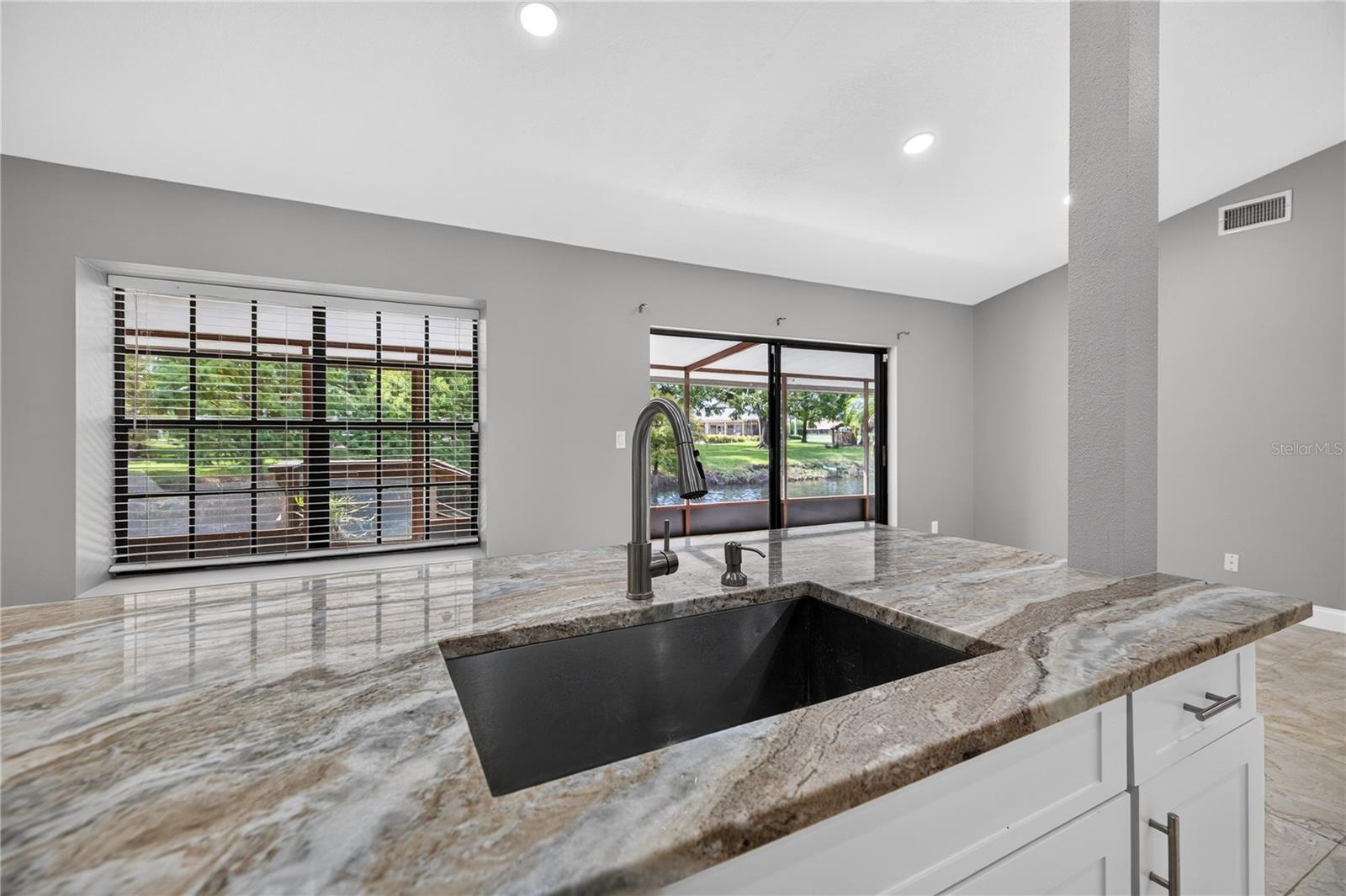 4004 SHORESIDE CIR — photo 9