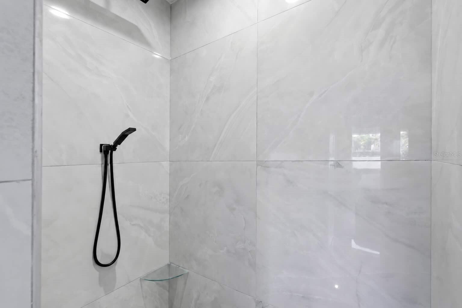 387 VENETIA AVE — photo 21