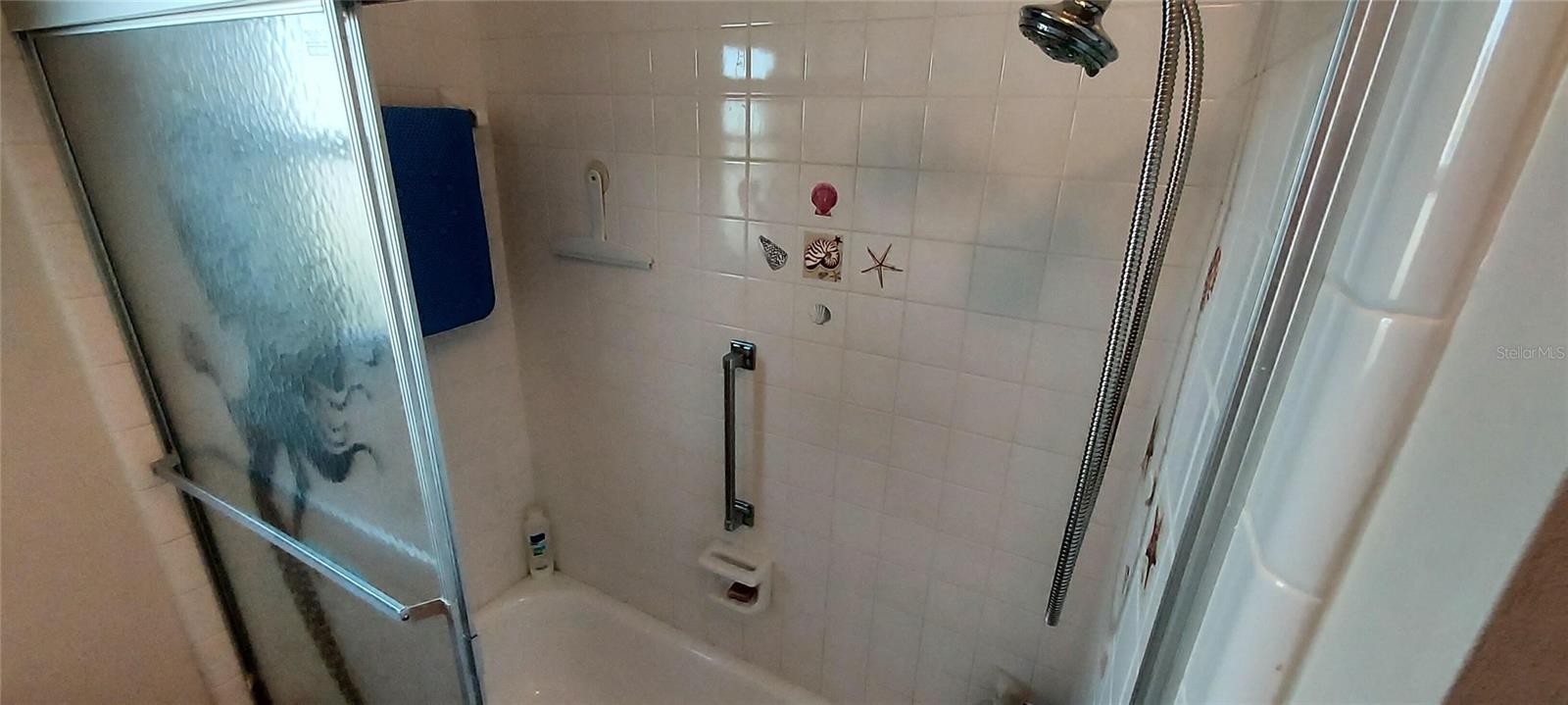 906 BLUEWATER DR — photo 12