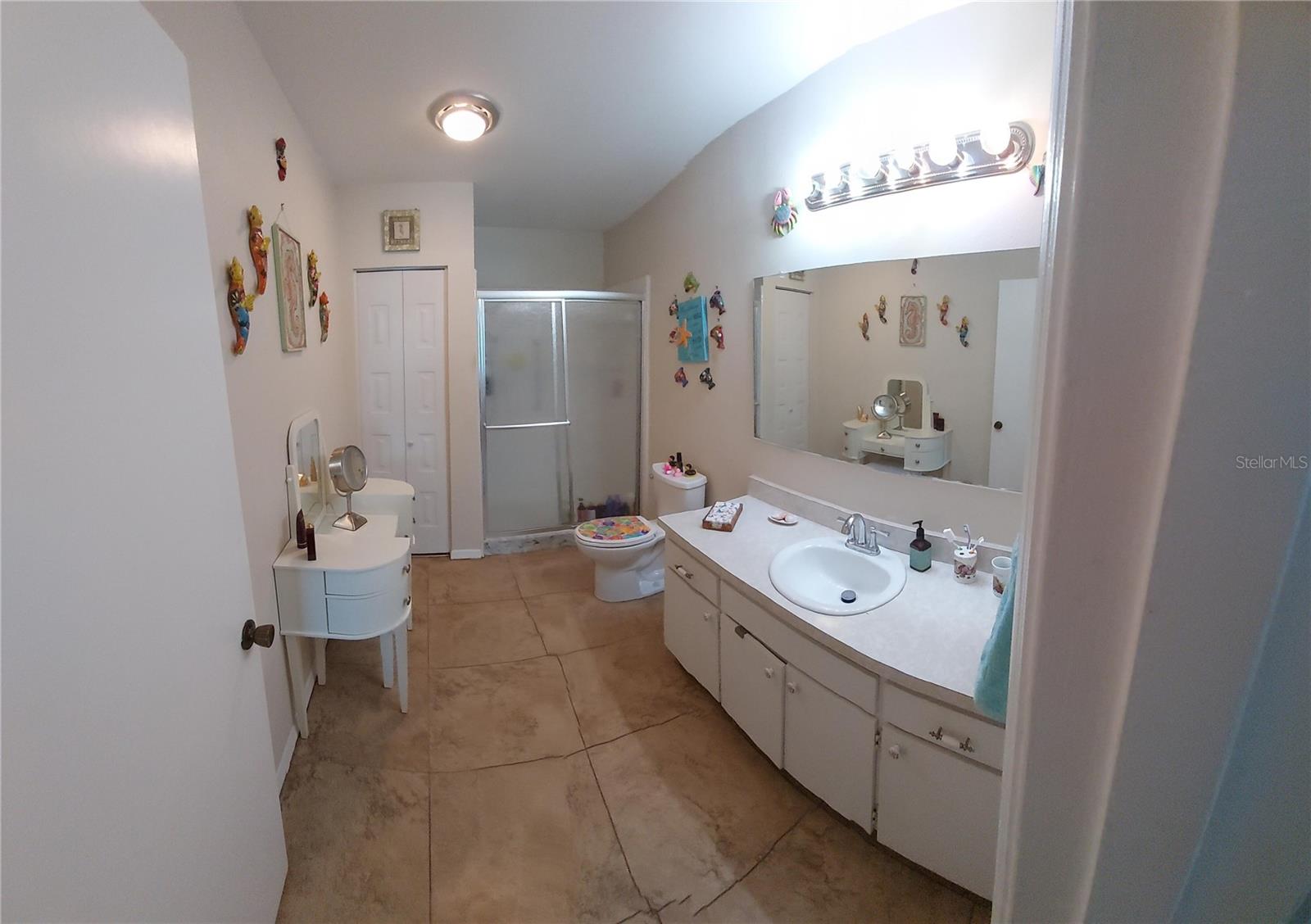 906 BLUEWATER DR — photo 23