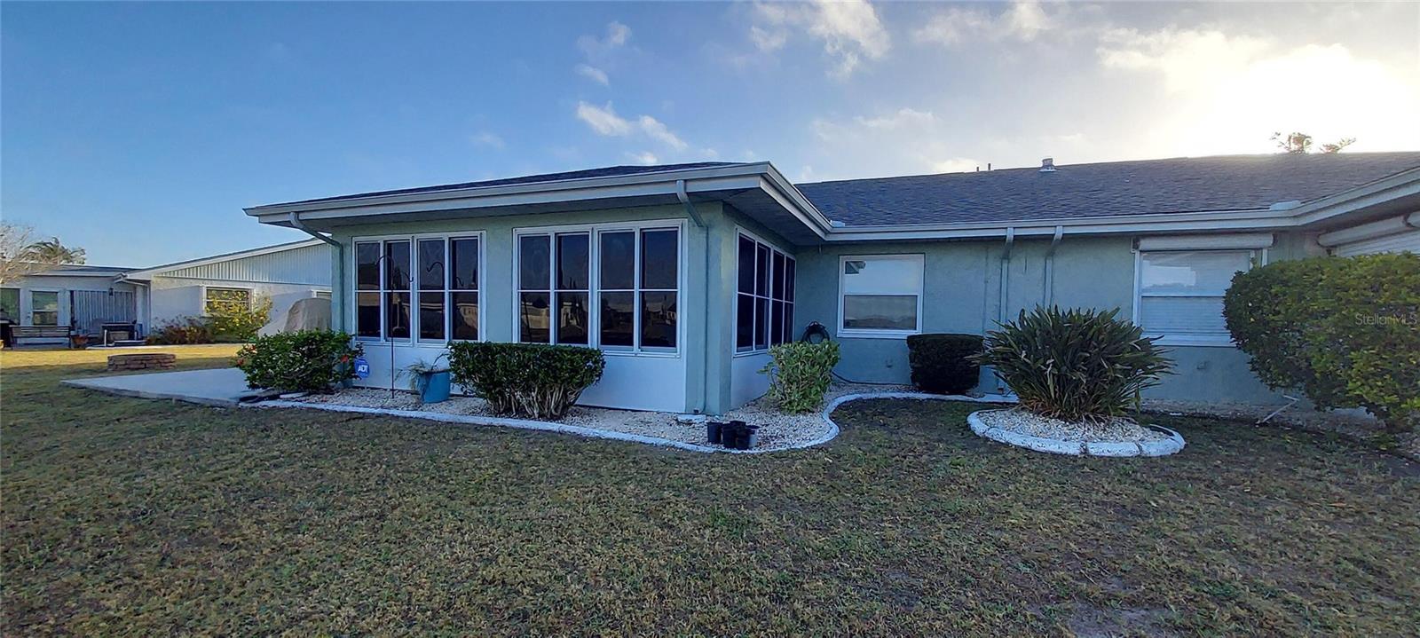 906 BLUEWATER DR — photo 33