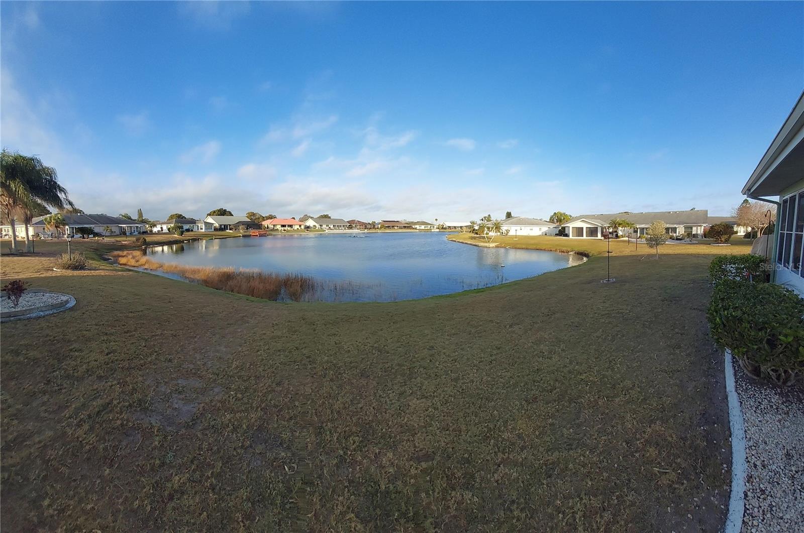 906 BLUEWATER DR — photo 32
