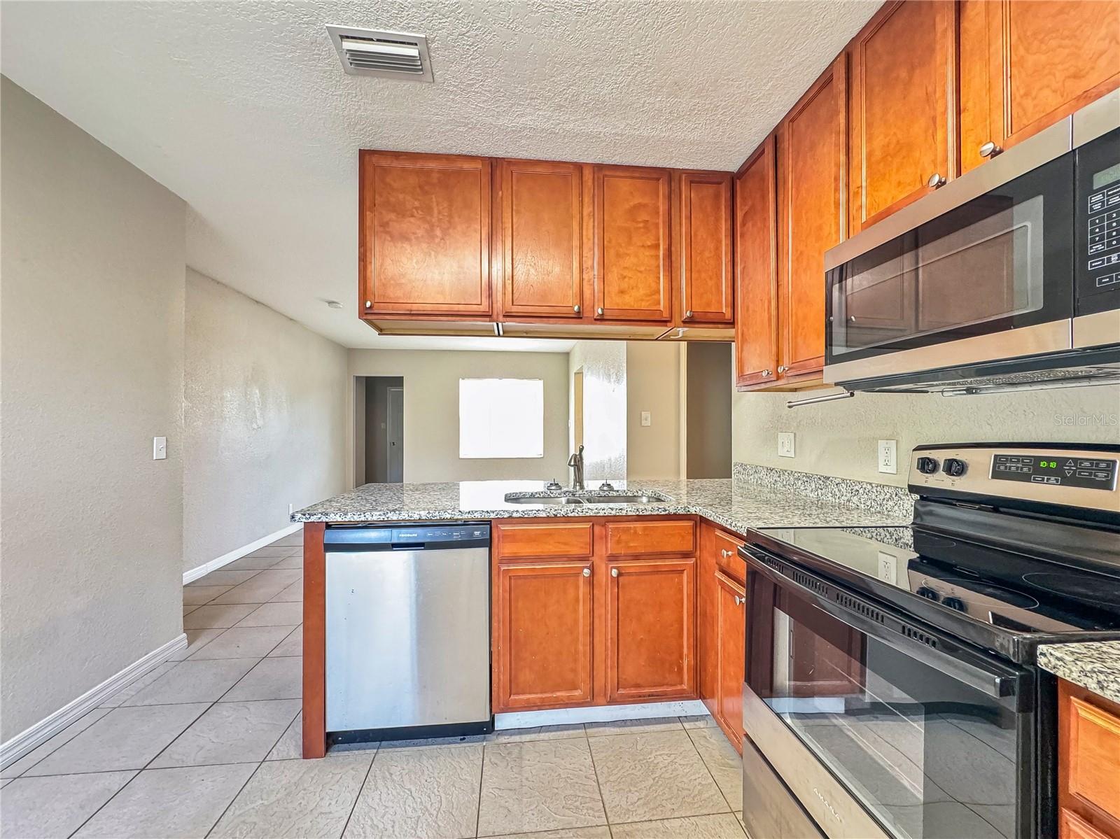 4407 POMPANO DR — photo 6