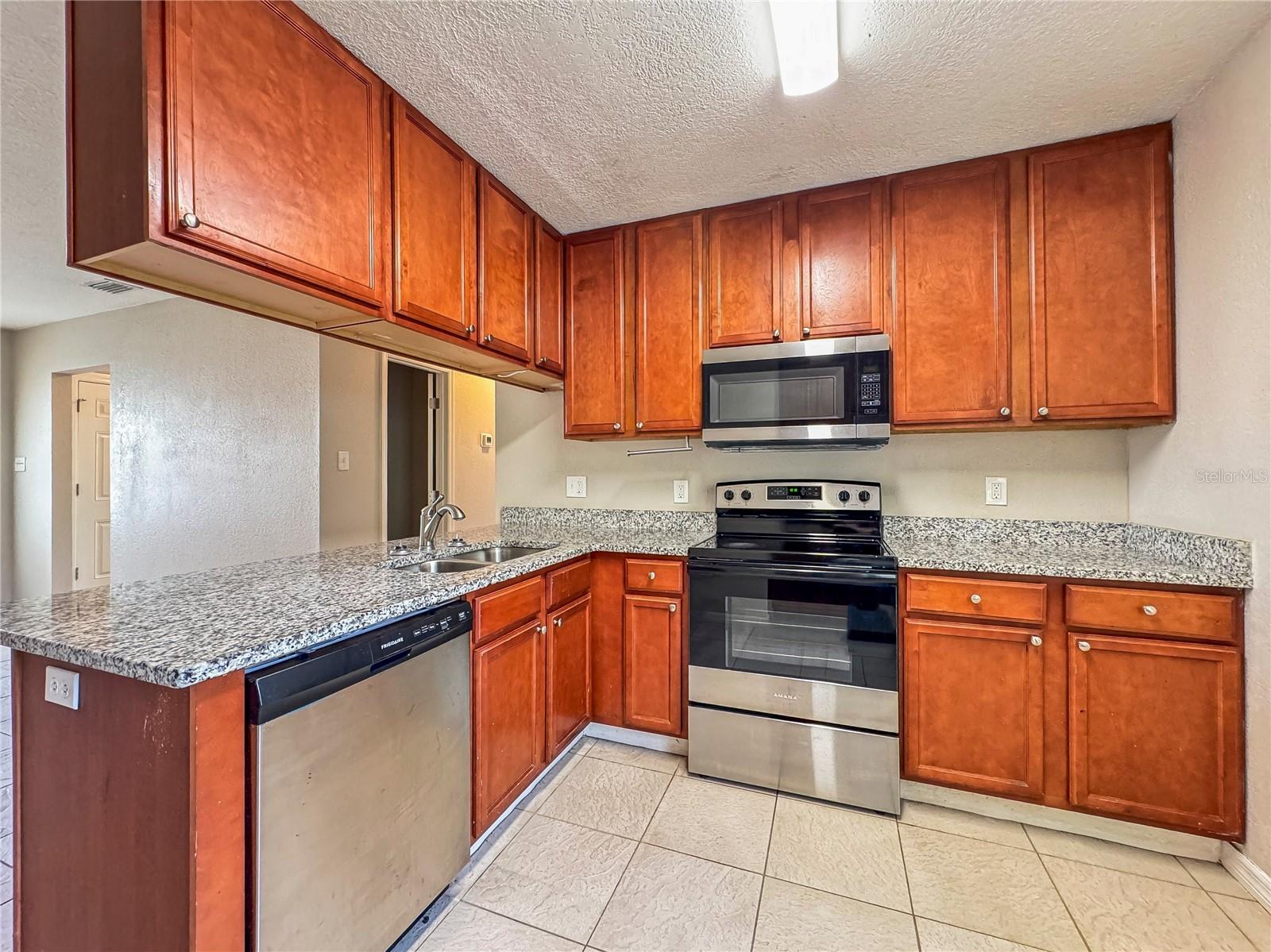 4407 POMPANO DR — photo 7