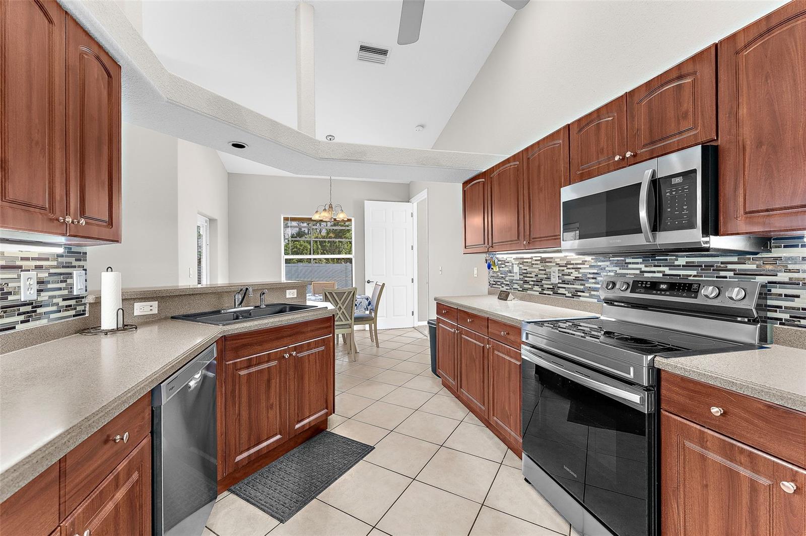 2595 ROLLING RD — photo 18