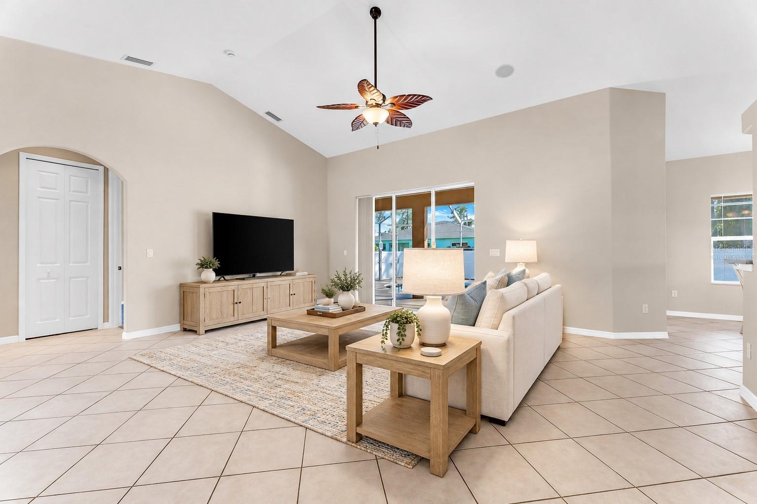 2595 ROLLING RD — photo 10