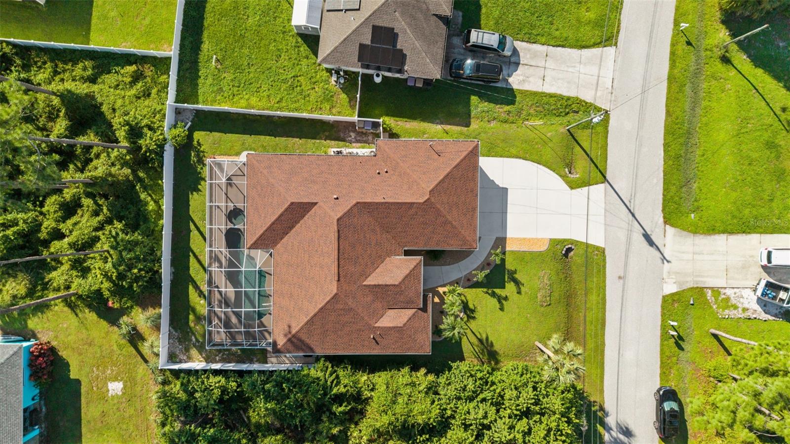 2595 ROLLING RD — photo 44