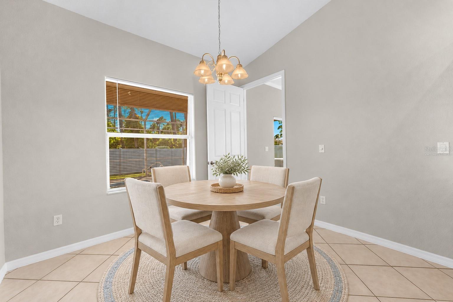 2595 ROLLING RD — photo 21