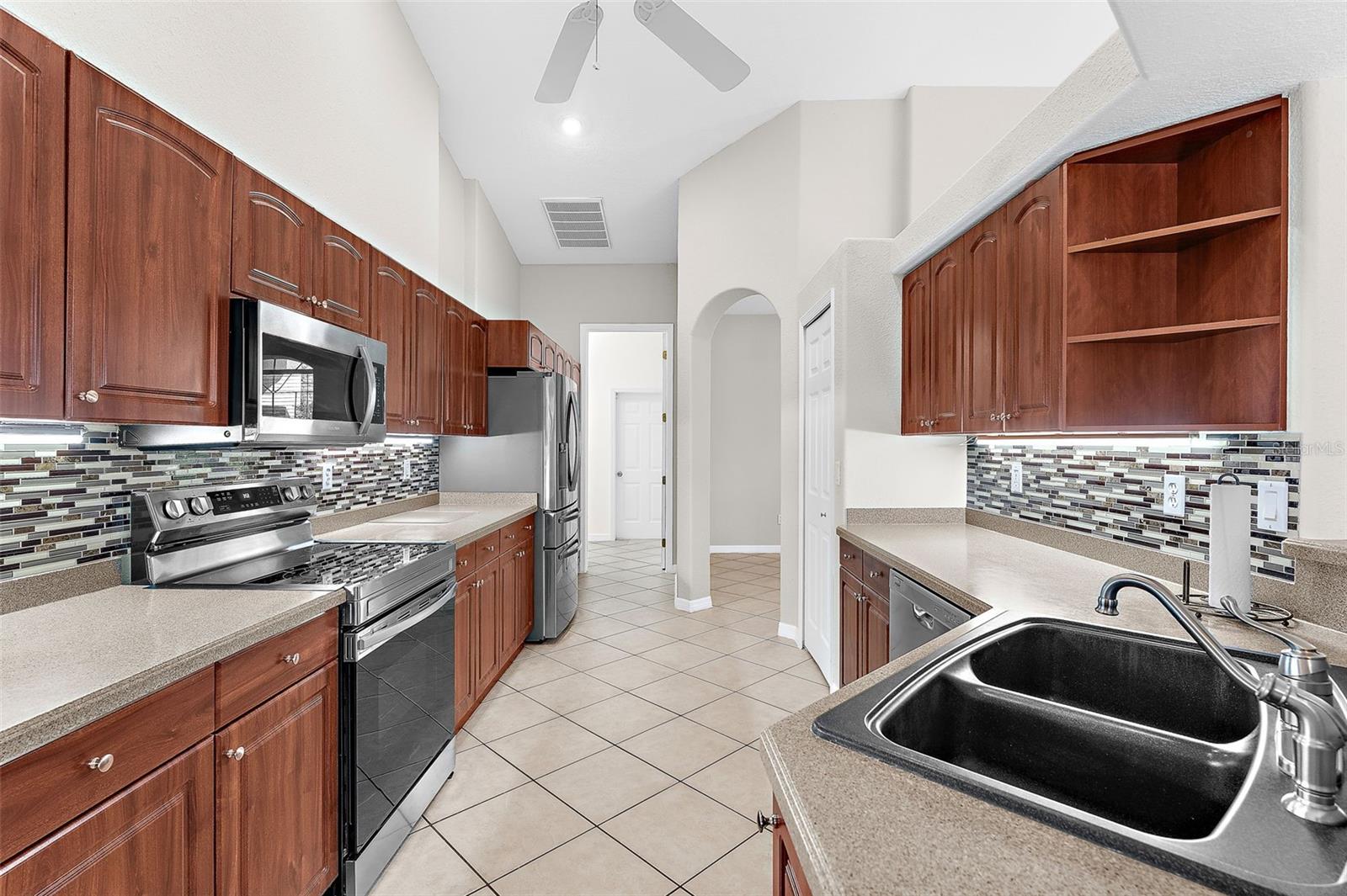 2595 ROLLING RD — photo 17