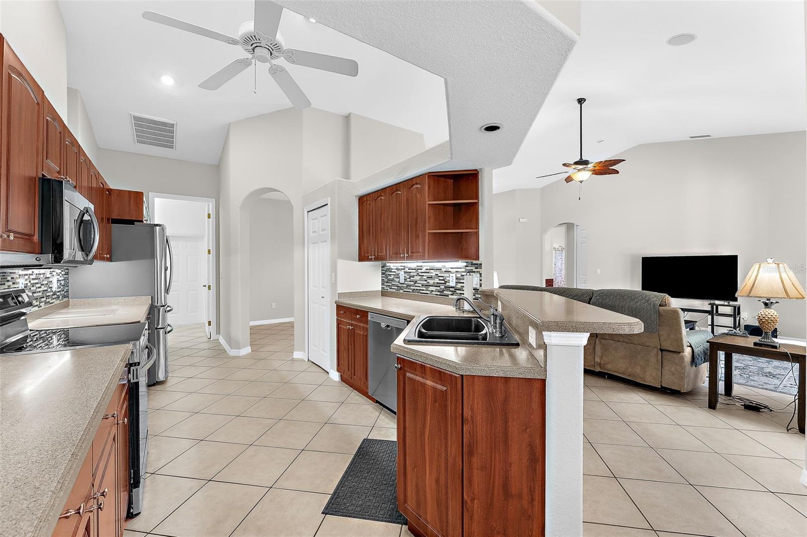 2595 ROLLING RD — photo 16