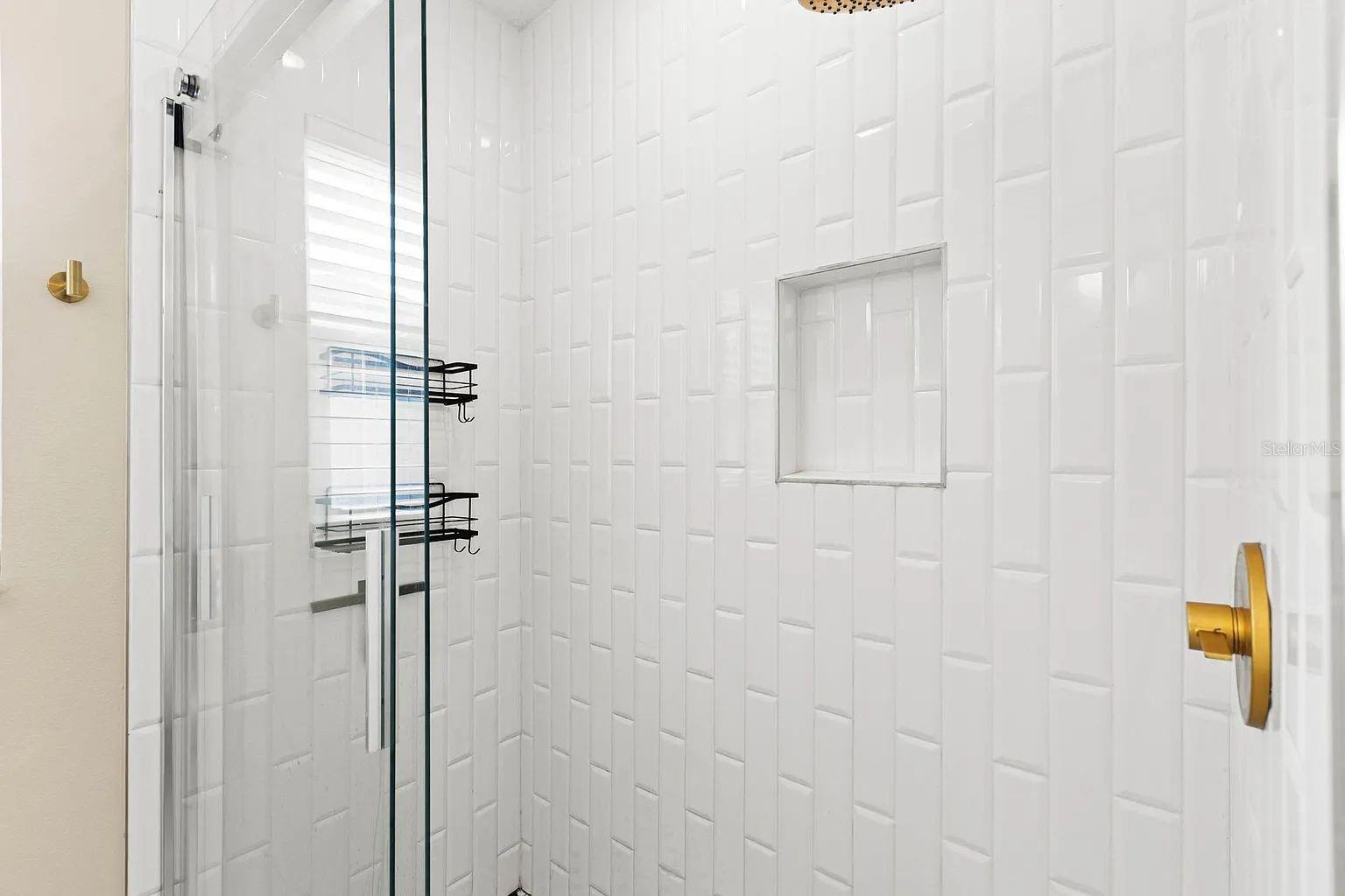 2614 W HENRY AVE — photo 9