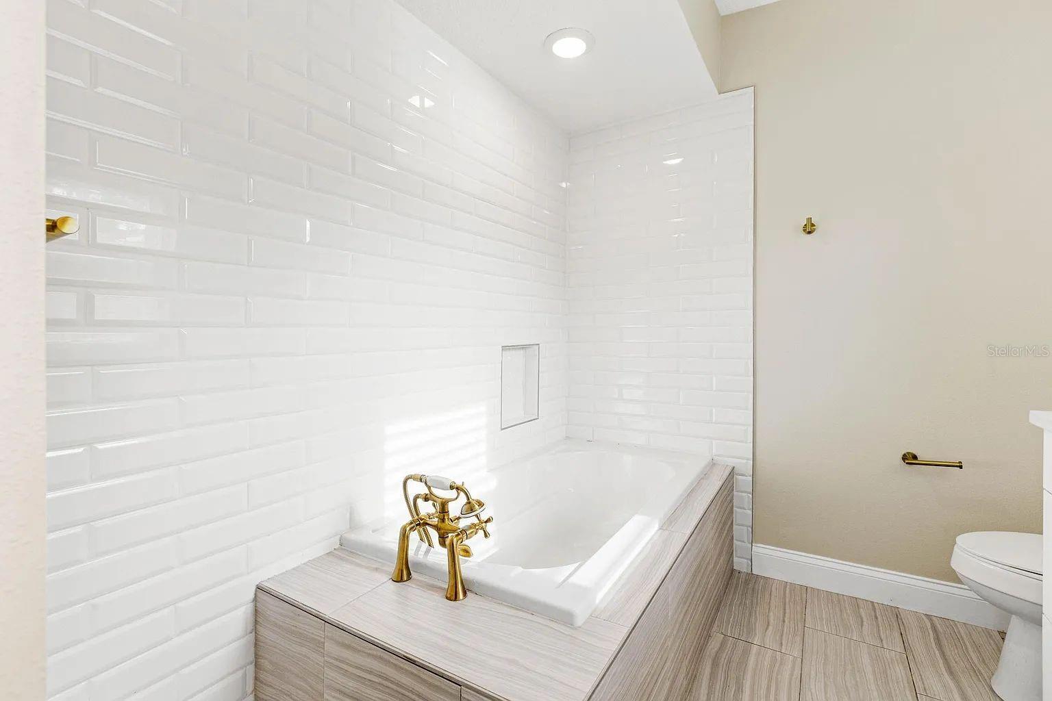 2614 W HENRY AVE — photo 12