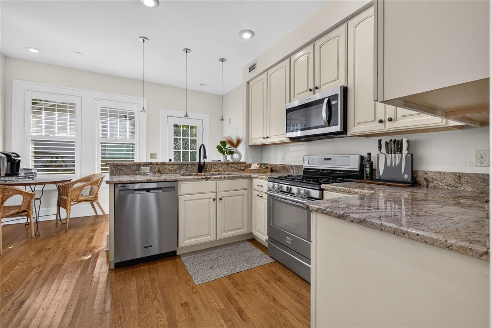 2804 W ANGELES ST — photo 12