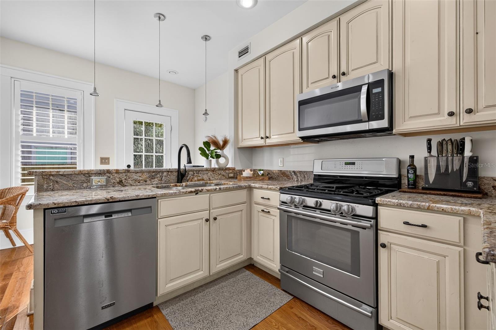 2804 W ANGELES ST — photo 10