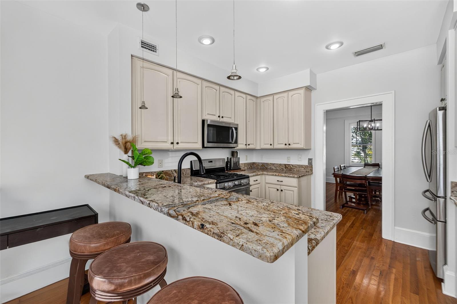 2804 W ANGELES ST — photo 13