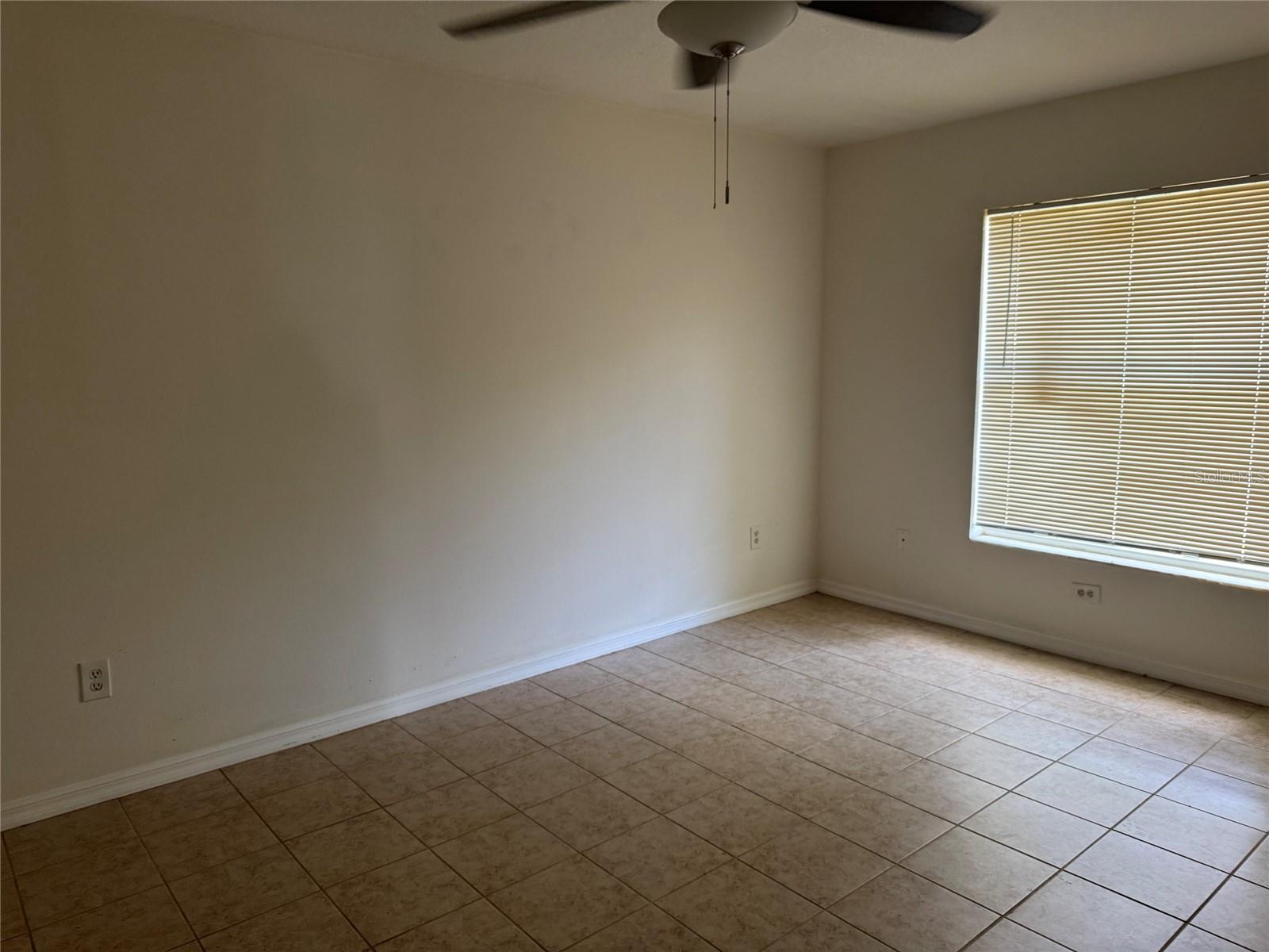 2609 E EMMA ST — photo 7