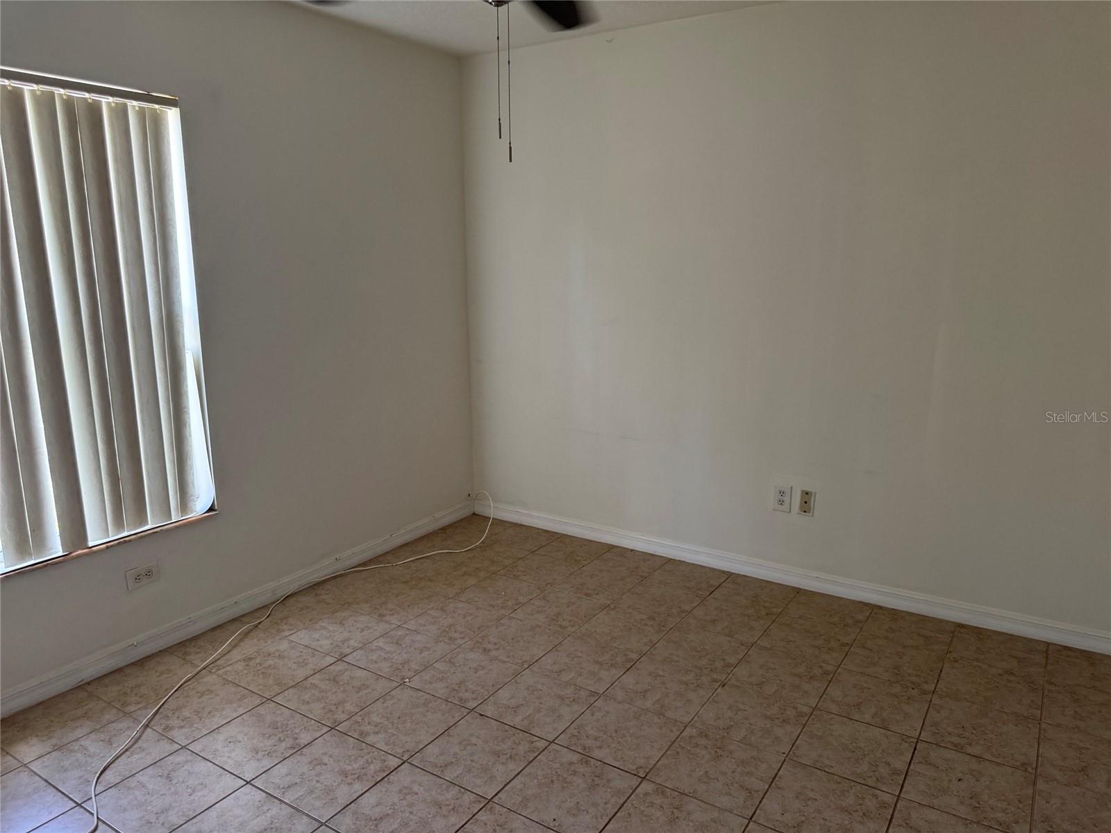 2609 E EMMA ST — photo 11
