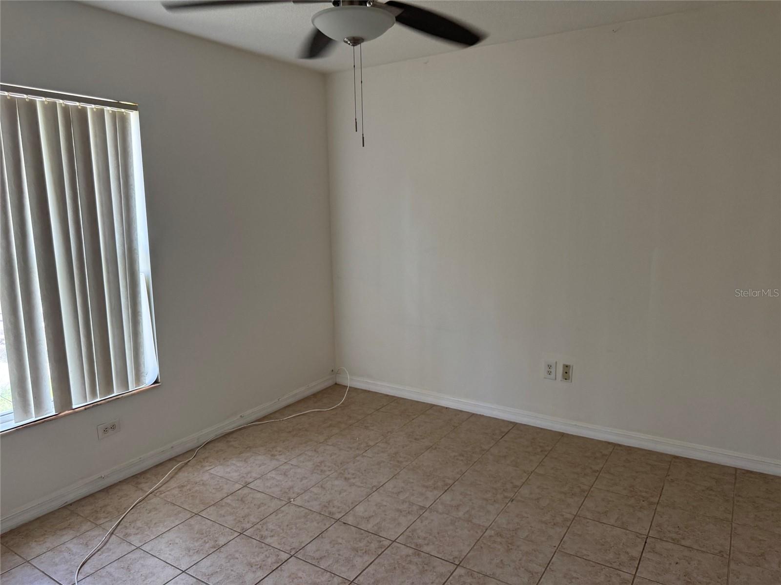 2609 E EMMA ST — photo 14