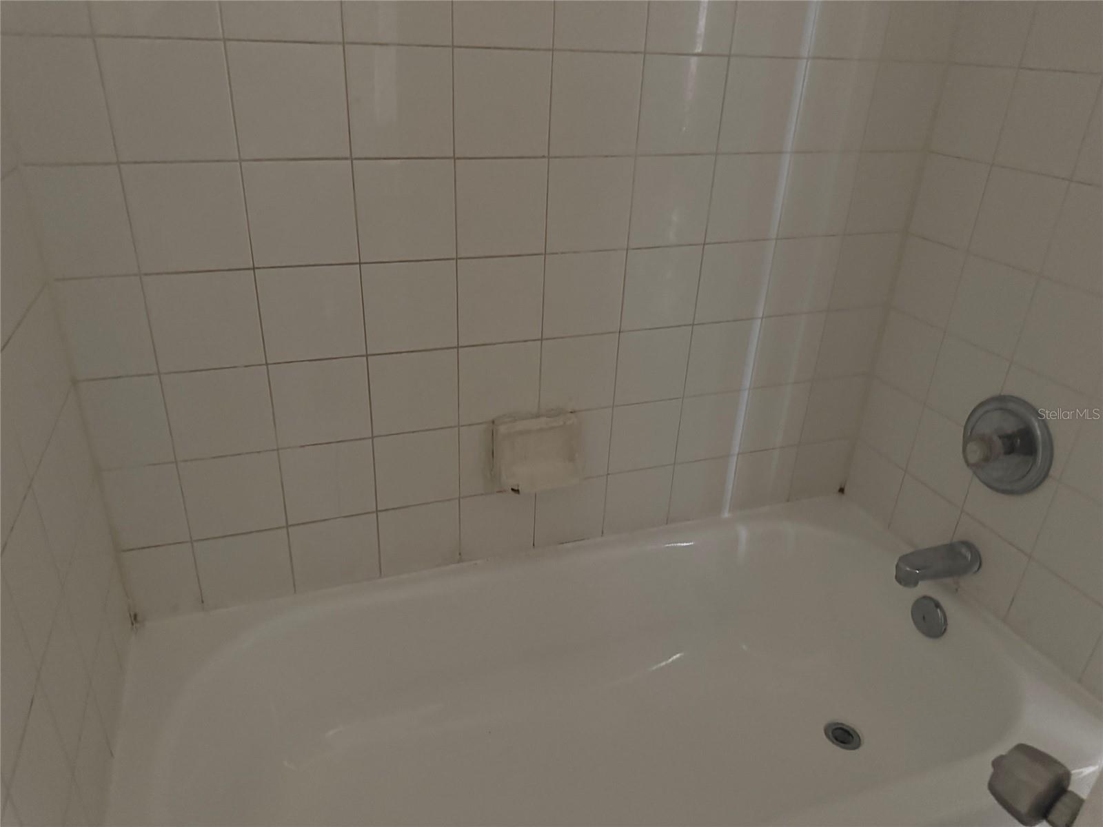 2609 E EMMA ST — photo 6