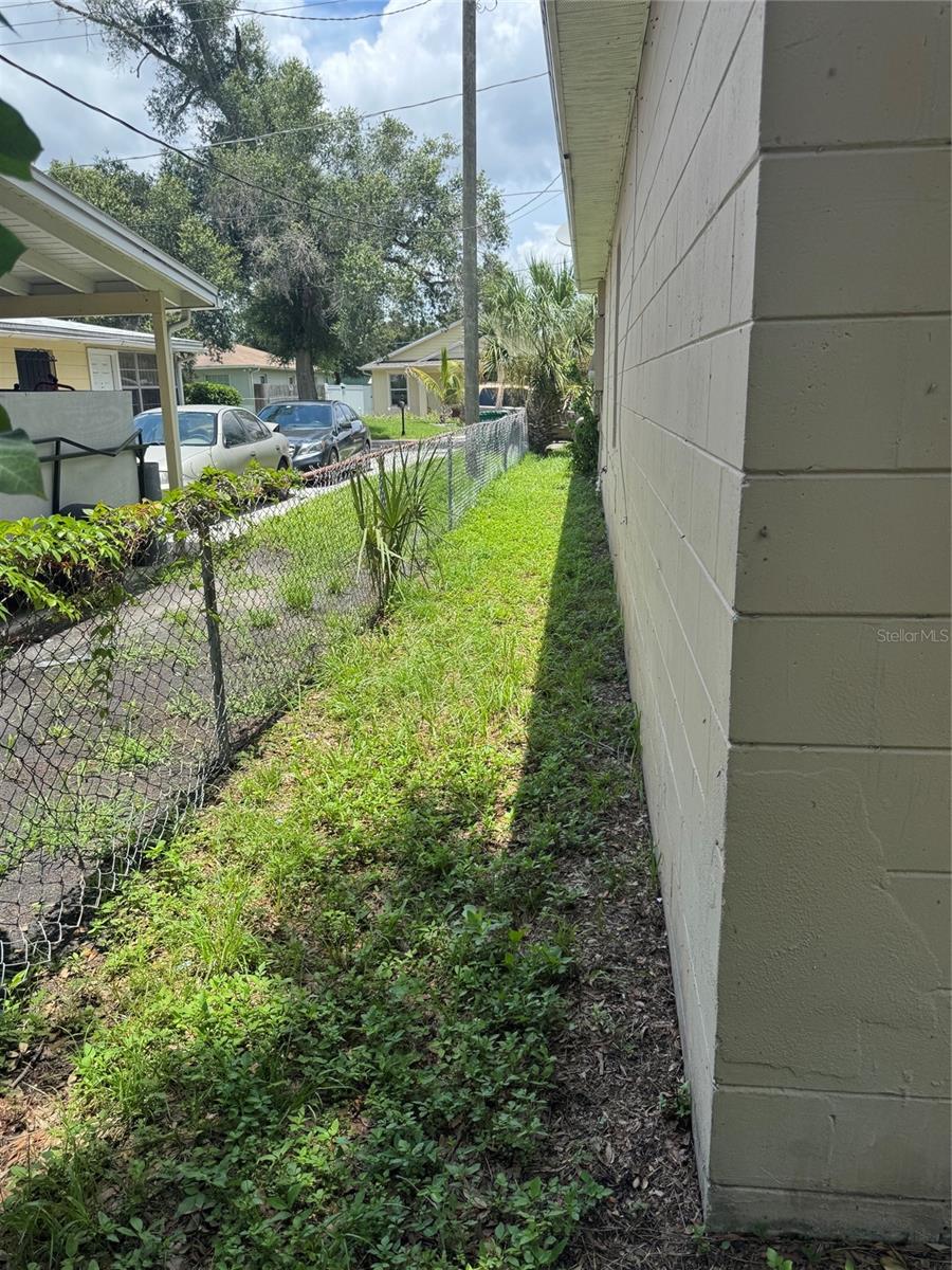 2609 E EMMA ST — photo 18