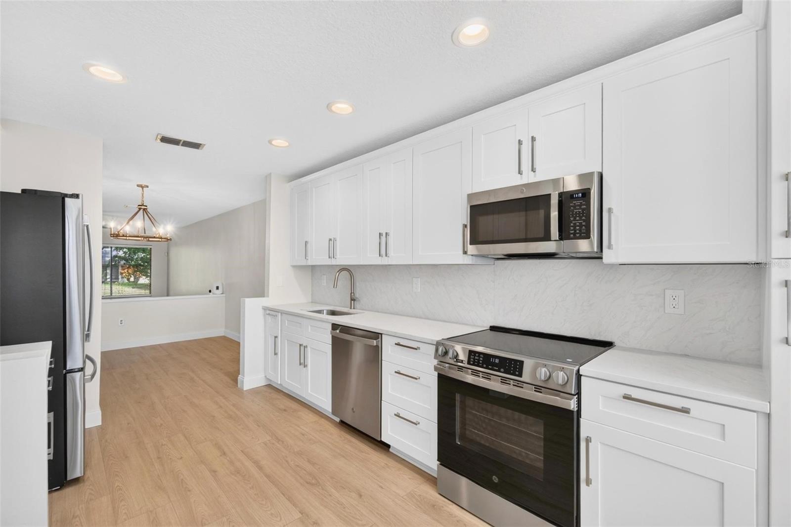 456 LAKEVIEW DR #5 — photo 4