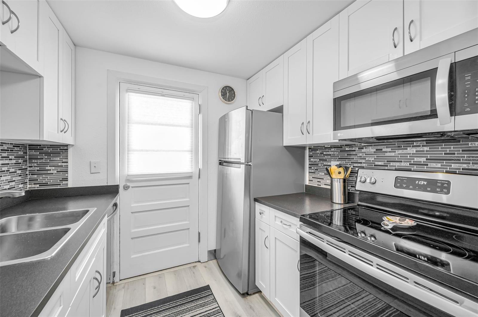 2 N FERNWOOD AVE #25 — photo 15