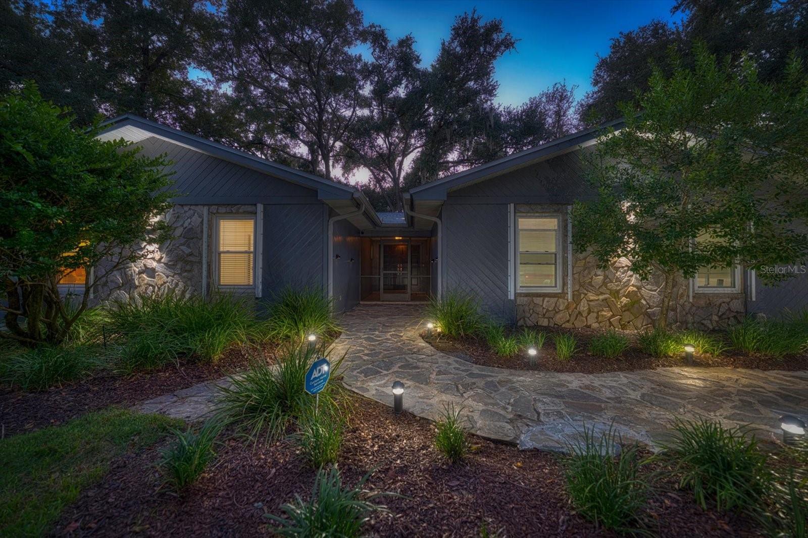 1652 HOBBIT RD — photo 43