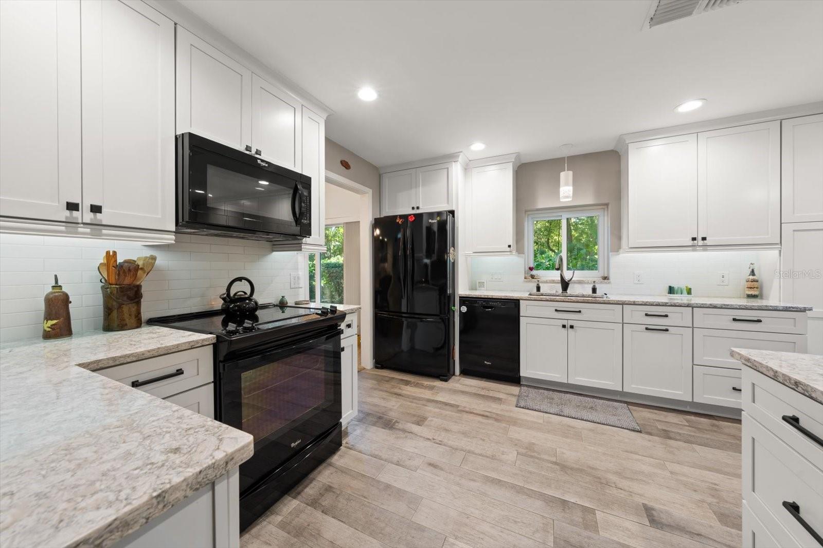 1652 HOBBIT RD — photo 16
