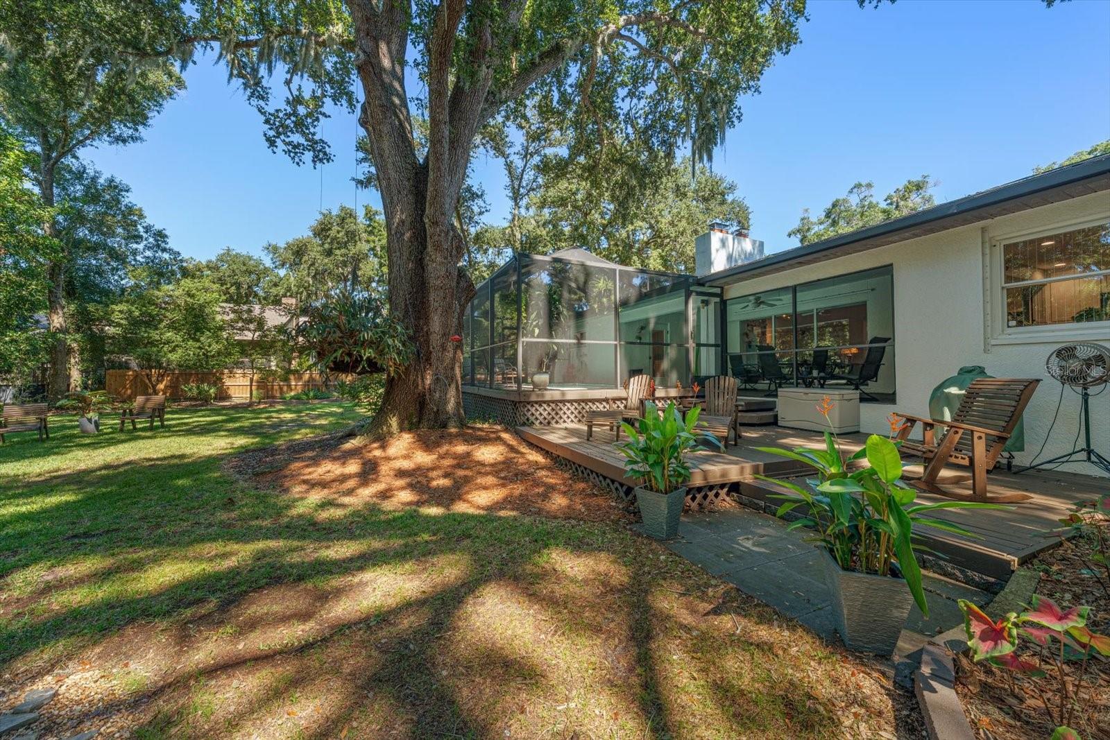 1652 HOBBIT RD — photo 33