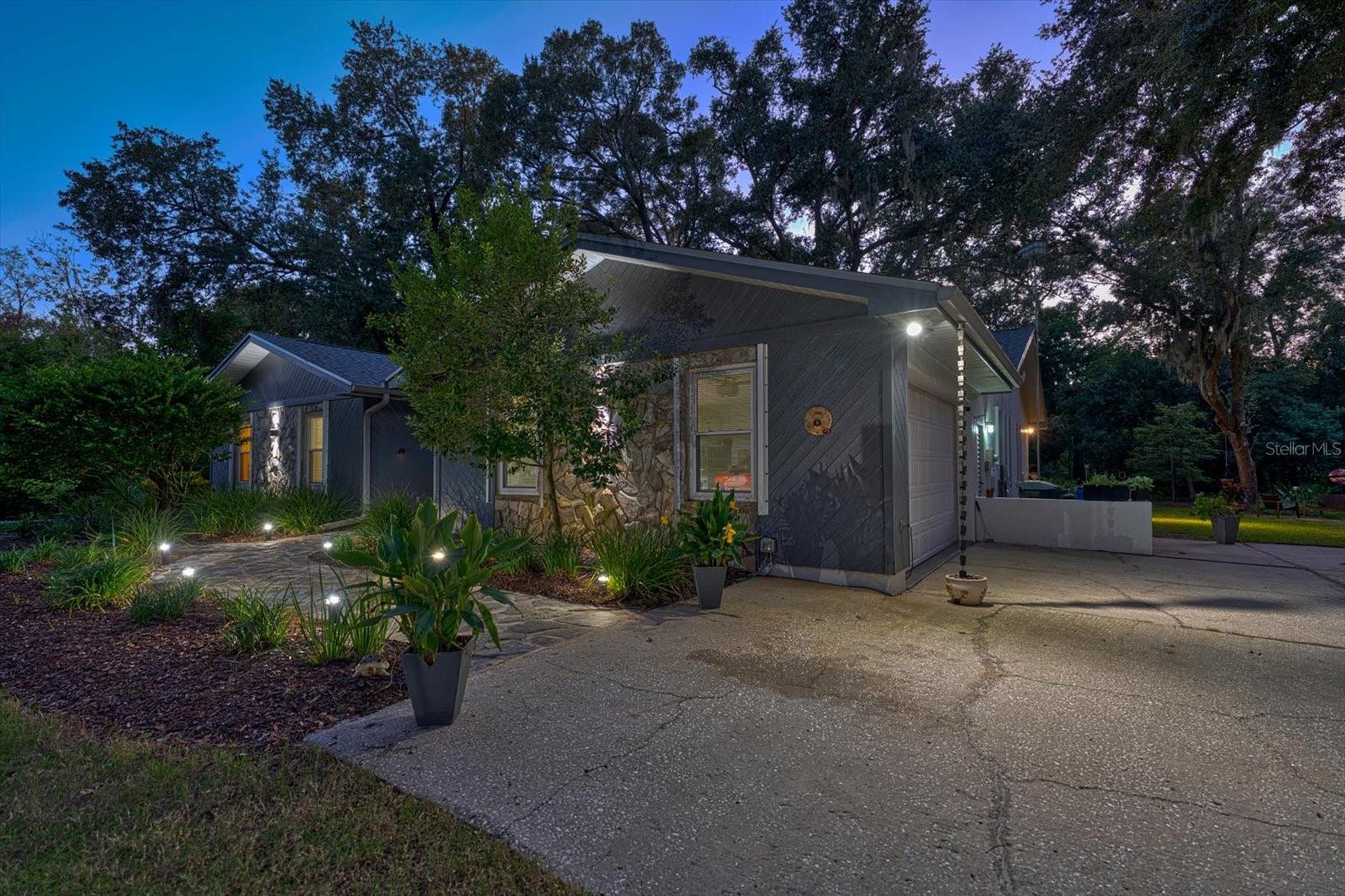 1652 HOBBIT RD — photo 44