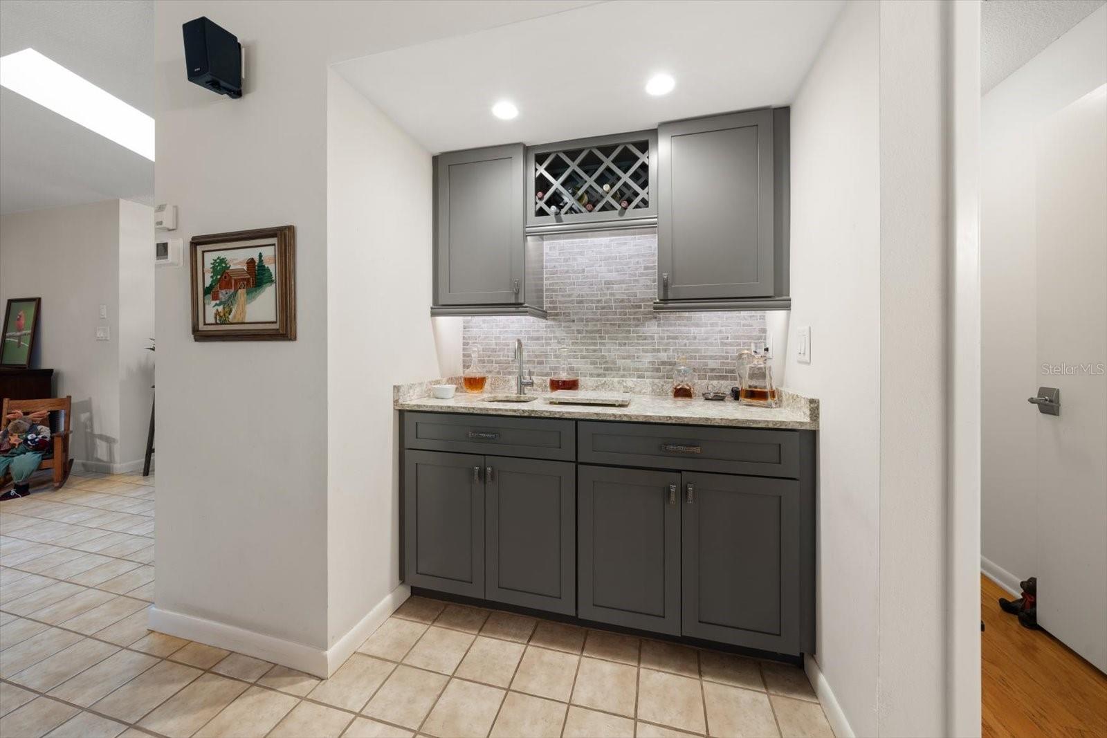1652 HOBBIT RD — photo 27