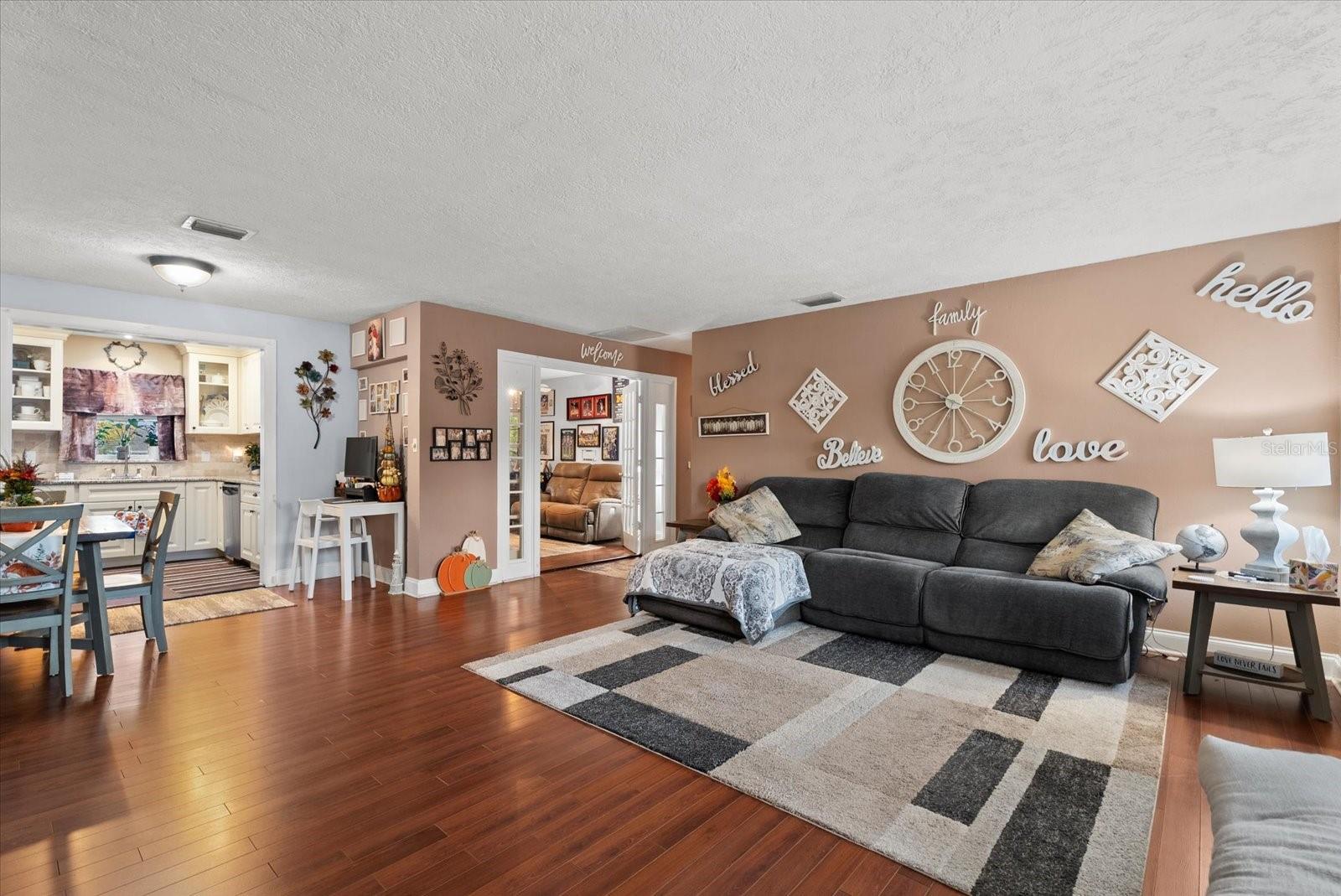 2212 CLARK AVE — photo 3