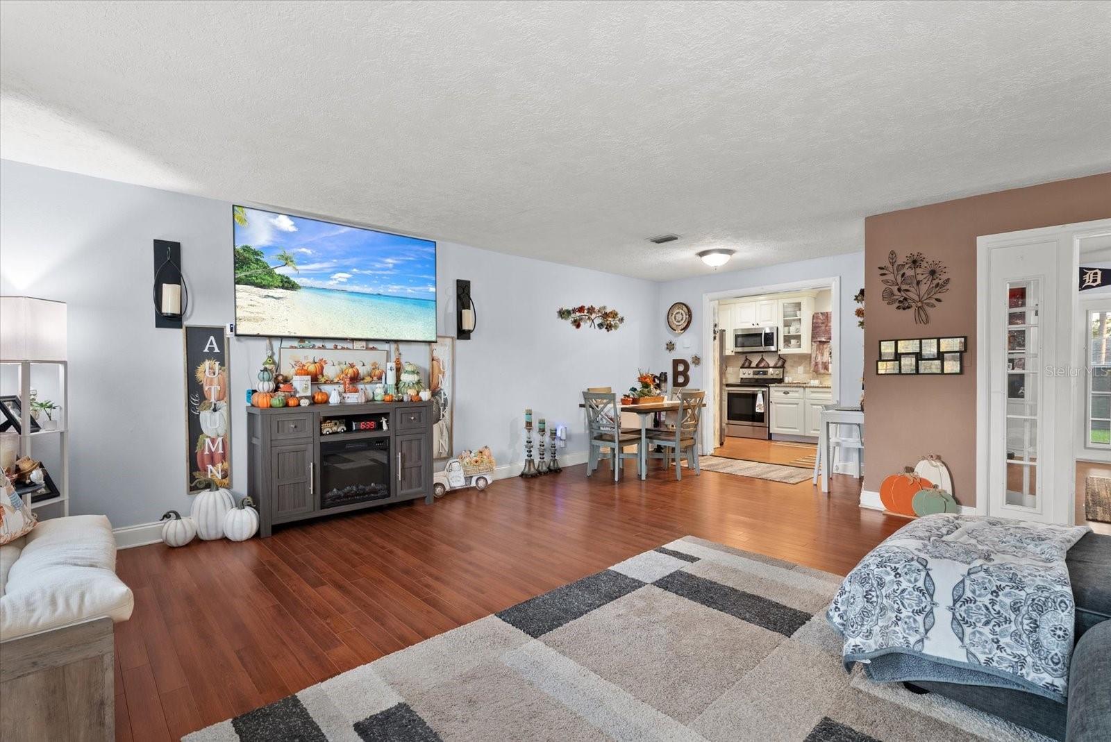 2212 CLARK AVE — photo 5