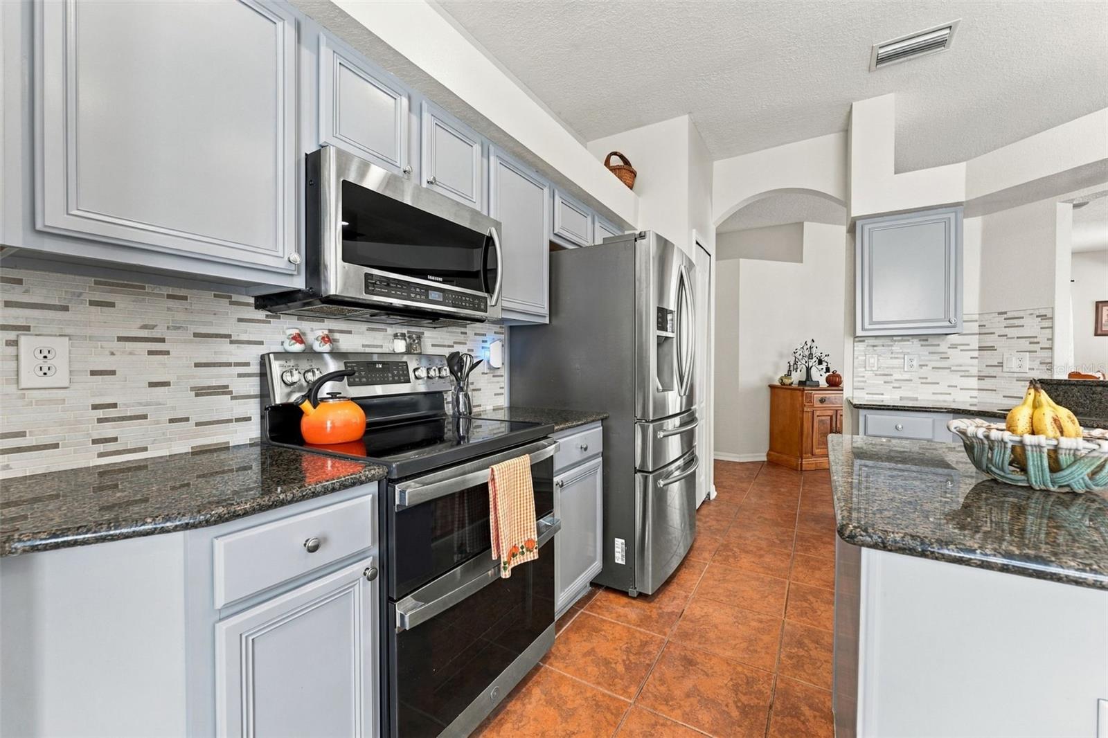 21916 WAVERLY SHORES LN — photo 11