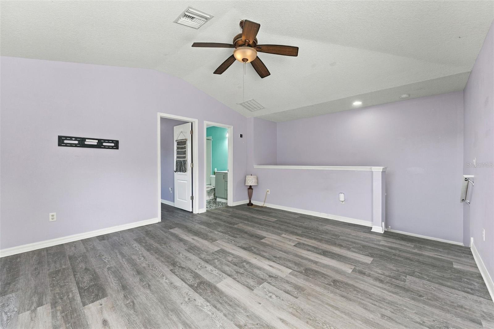 21916 WAVERLY SHORES LN — photo 33