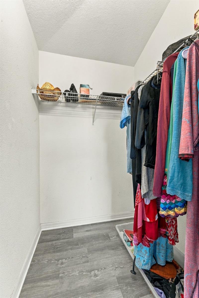 21916 WAVERLY SHORES LN — photo 37