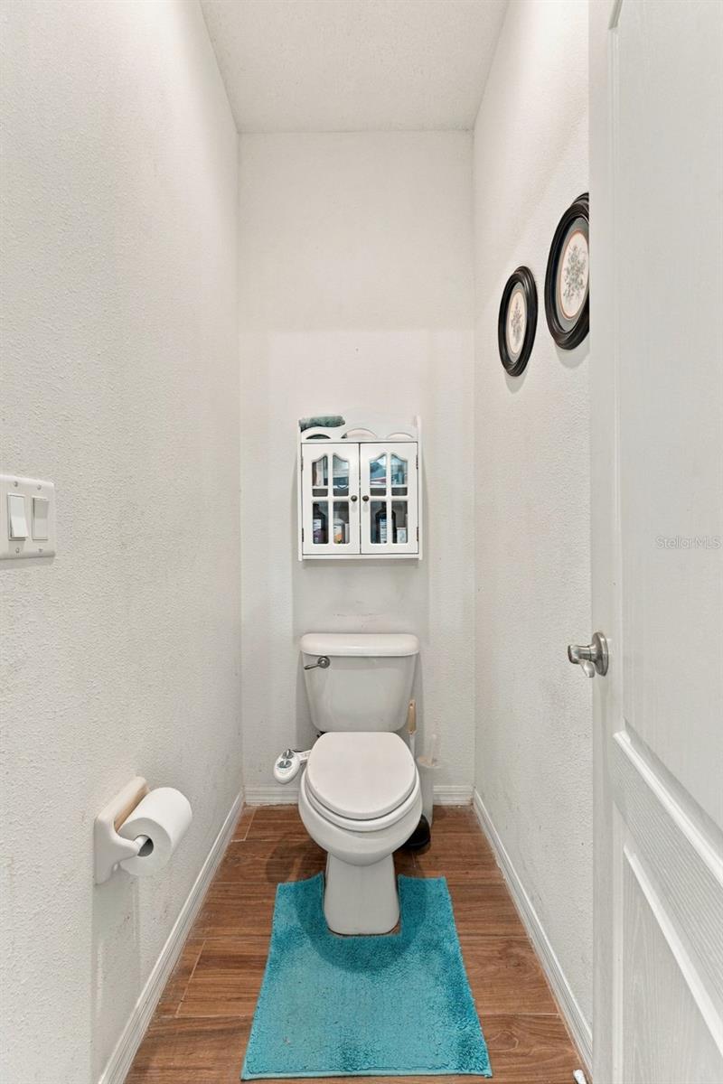 21916 WAVERLY SHORES LN — photo 30